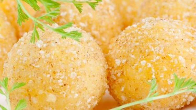 Les croquettes sont un peu techniques à faire, mais grâce aux explications simplifiées de notre chef ordissinaute Minou on peut faire des croquettes au camembert.