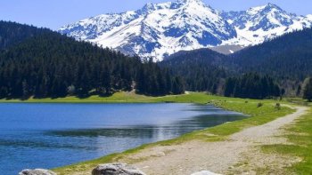 C'est un magnifique moment de voyage et de découverte que nous propose notre ordissinaute Marie-Claudia dans son diaporama sur les lacs de nos montagnes.