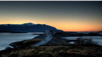 Dans les fjords norvégiens, construire une route peut être un véritable casse-tête. Ouvrage d'art du siècle, la route de l'Atlantique est une prouesse architecturale d'envergure.

je vous propose une belle vidéo ,,un beau voyage instructif

