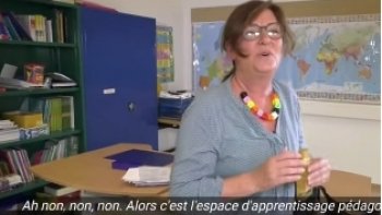 Les temps ont bien changé ! le vocabulaire  aussi  !  Manuella  retourne à l'école....et apprend le nouveau  langage  sophistiqué....pour effectuer  le ménage....