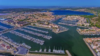 Une jolie ville de l'Aude entre terre et mer, à quelques kilomètres de Narbonne.
De jolis paysages, des belles promenades de belles découvertes vous attendent.
Aujourd'hui je vous y emmène virtuellement... 
Bienvenue à GRUISSAN.